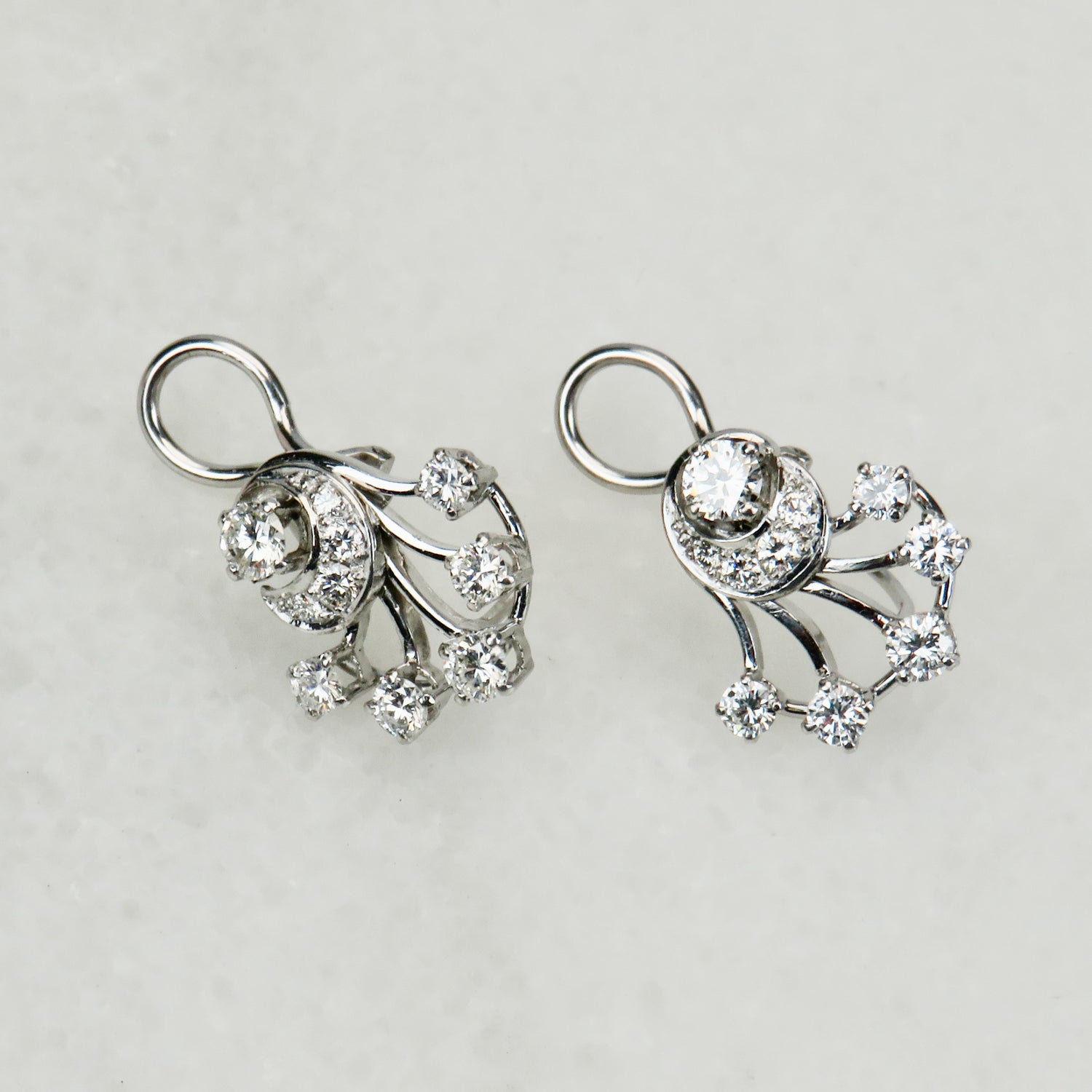 585 white gold earrings with brilliant - sparkling elegance