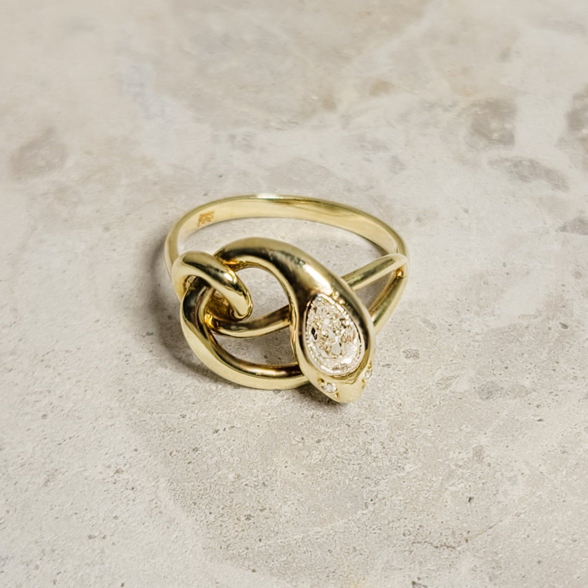 Simple 585 gold ring - timeless and elegant