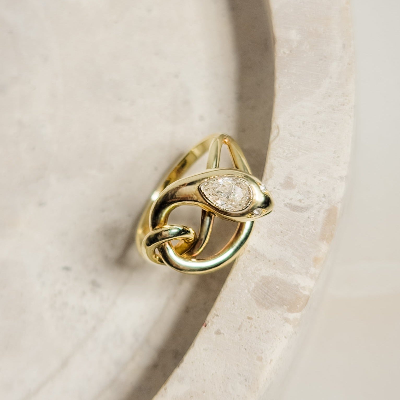 Simple 585 gold ring - timeless and elegant