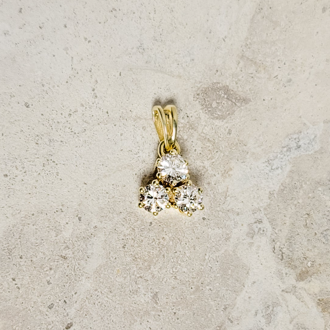 Sweet diamond pendant "Trinity" made of 14 carat yellow gold