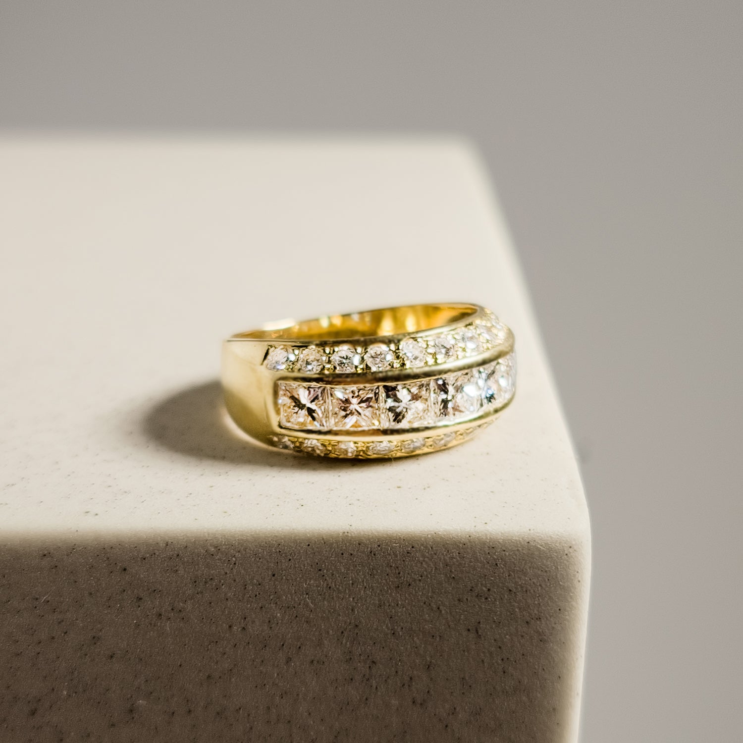 Second 750 gold ring with brilliant - glamorous sequel