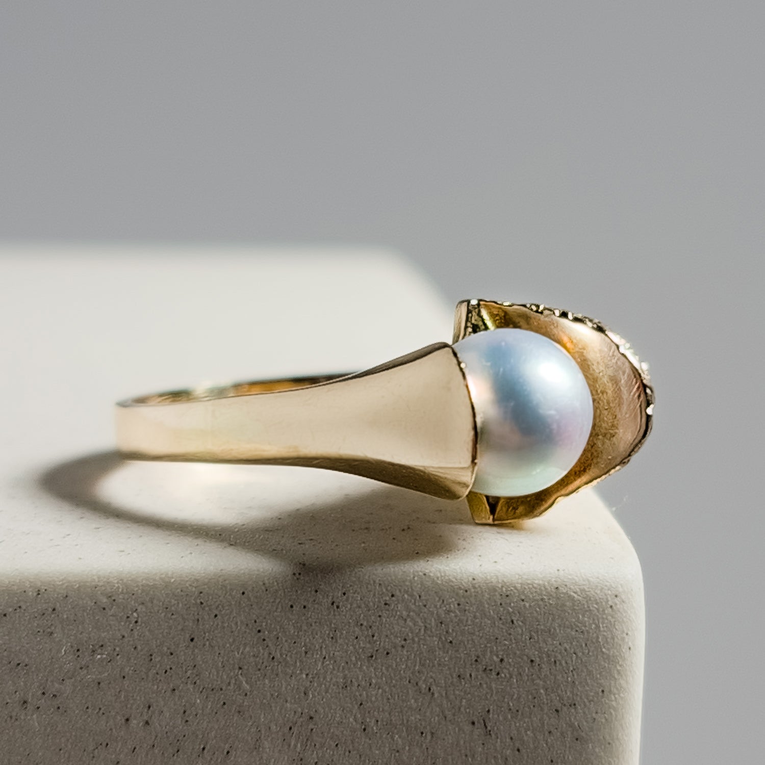 585 gold ring with pearls - delicate elegance