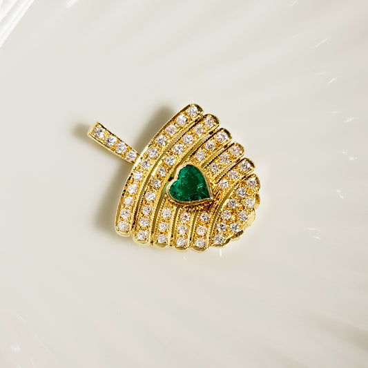 Goldanhänger mit Smaragd und Diamanten – Erlesene Schönheit