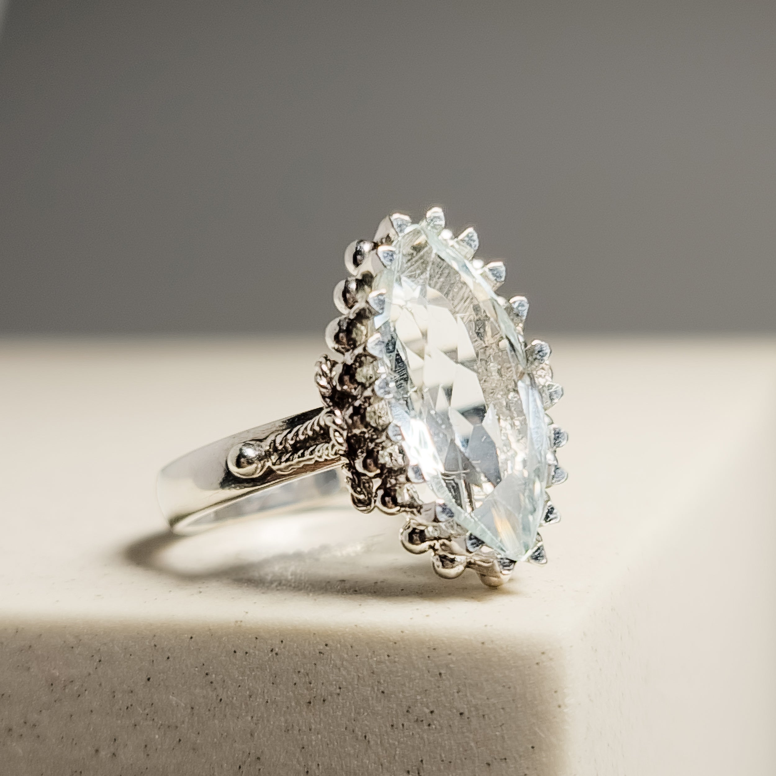 Antique gold ring with aquamarine - of course like ocean water