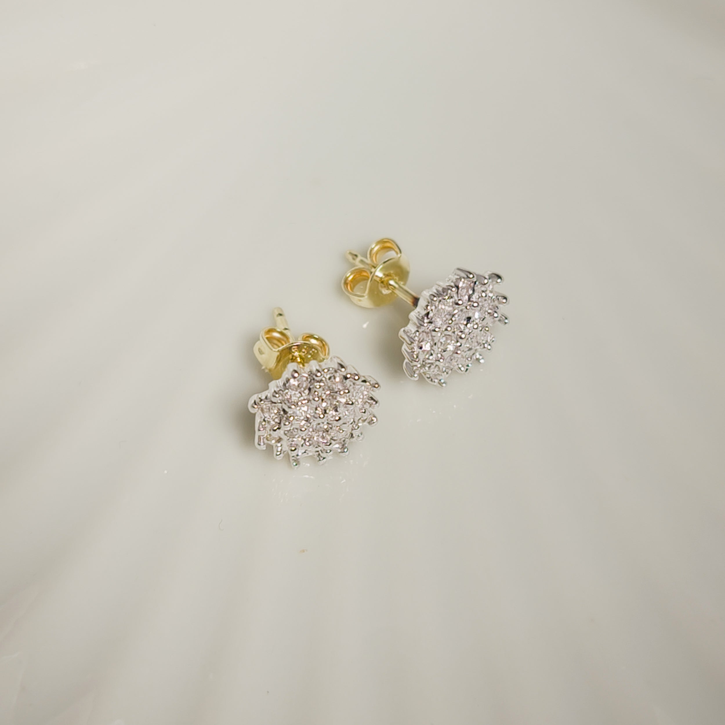 585 gold earrings - simple elegance