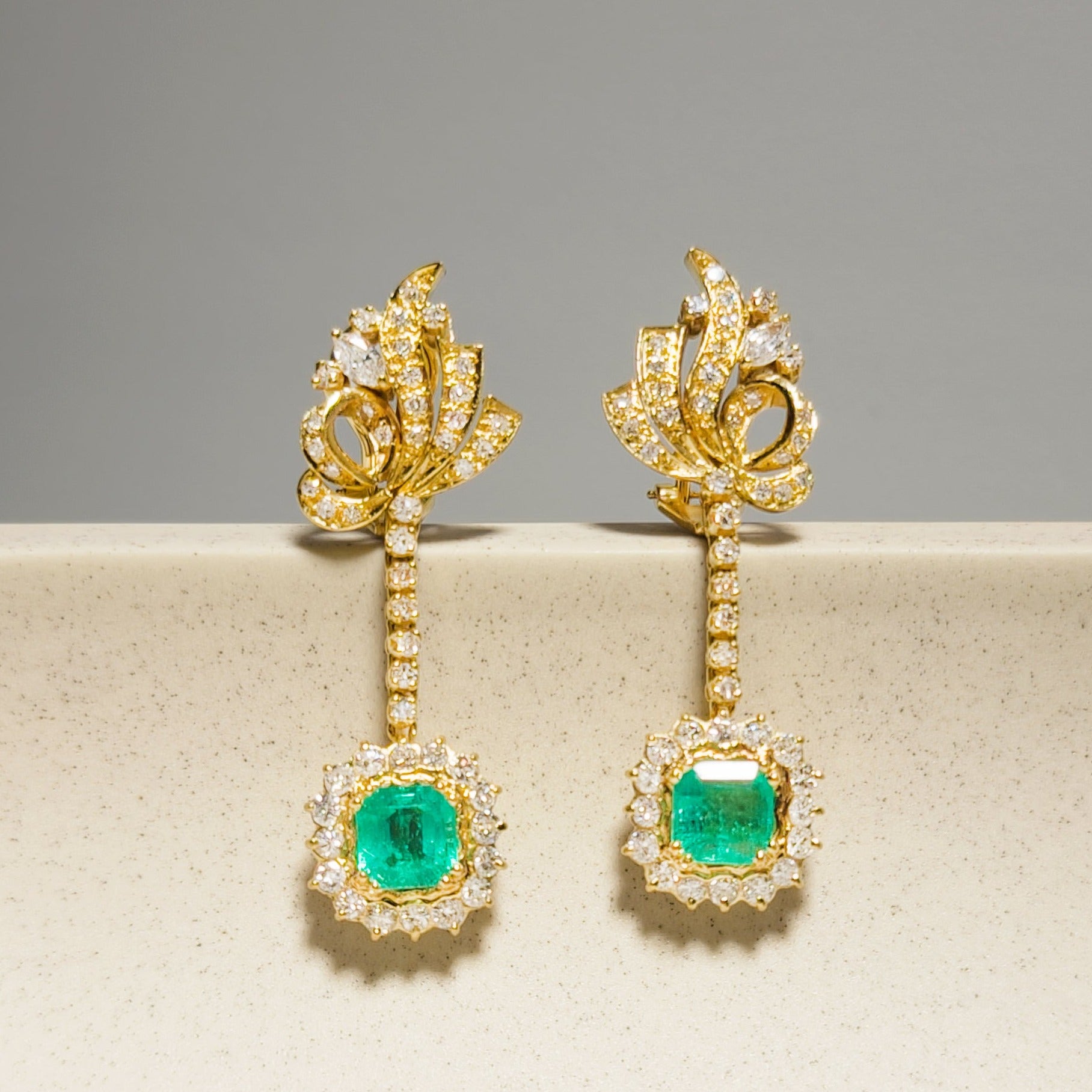 Gold earrings with emeralds and diamonds - double sparkling