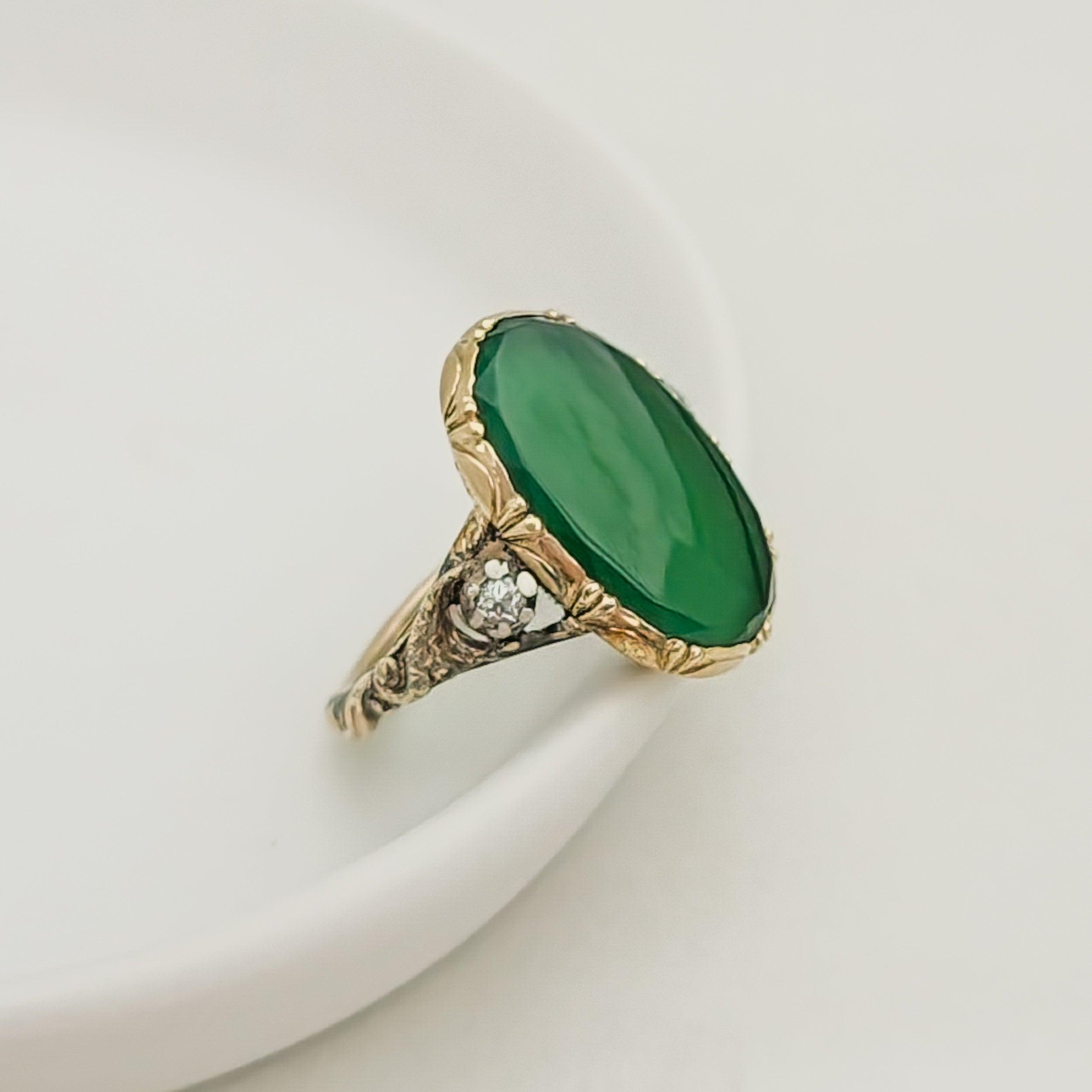 Antiker Ring aus Gold mit Jade