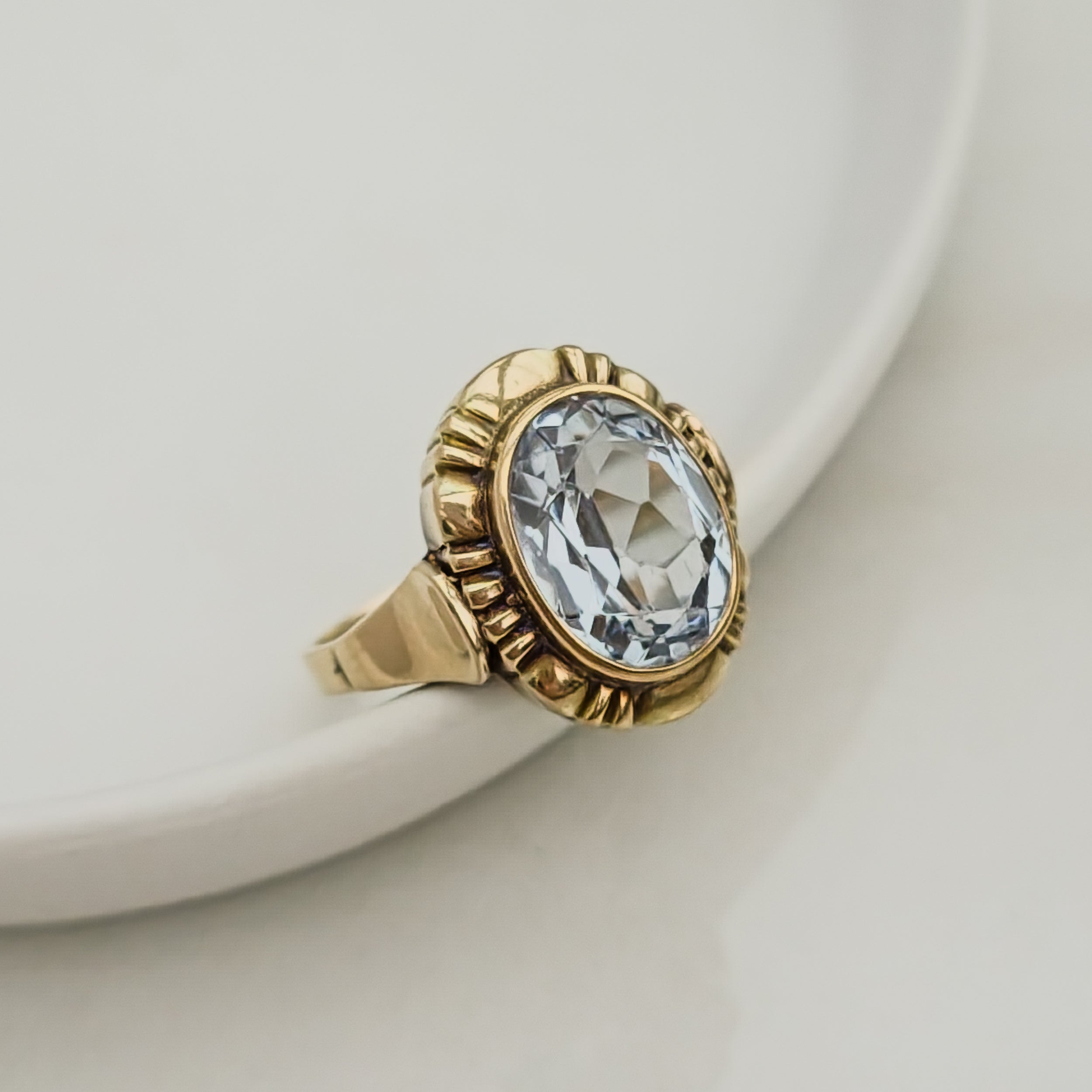 Vintage Ring aus 14K Gold mit blauem Spinell