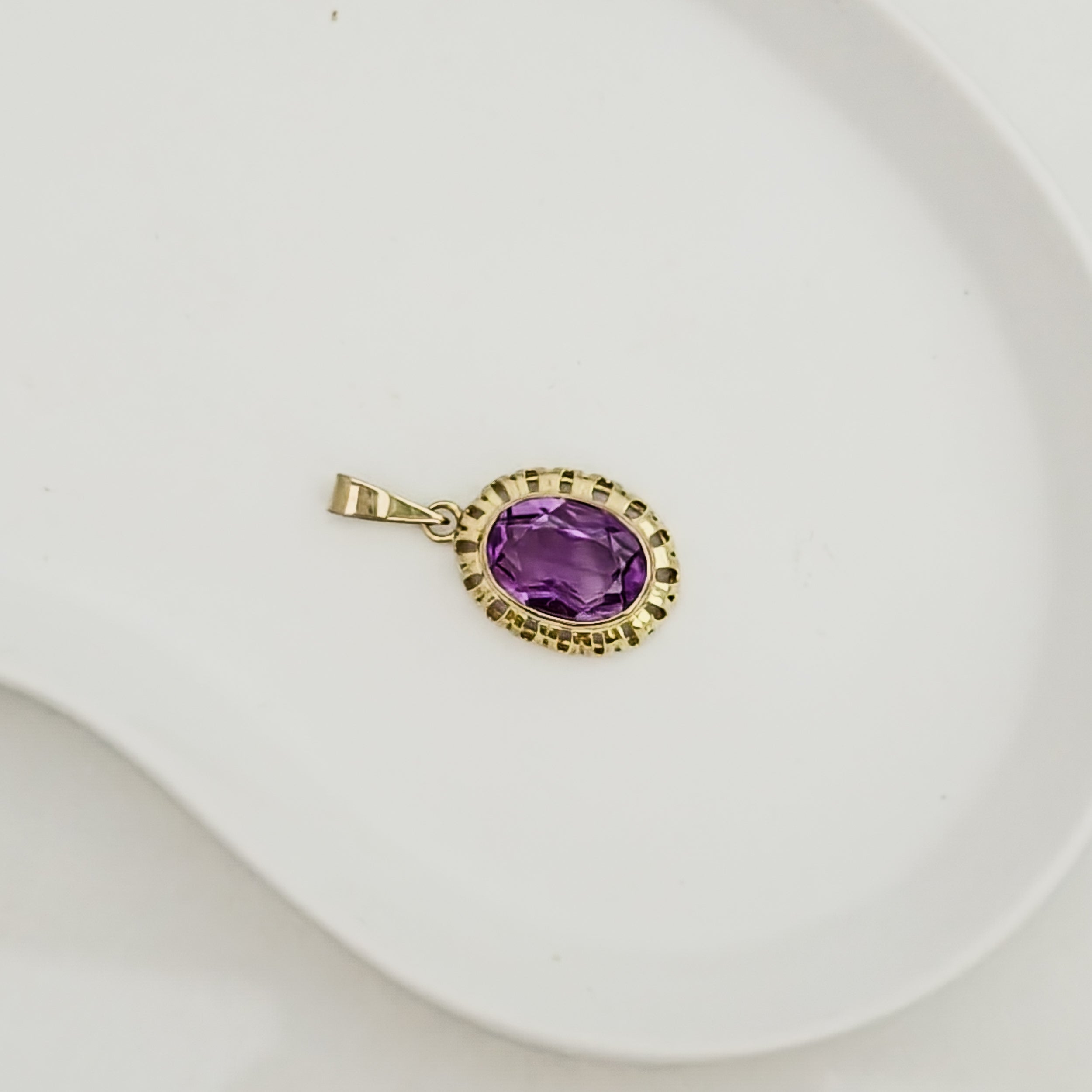 Vintage-Anhänger aus 8K Gelbgold mit Amethyst