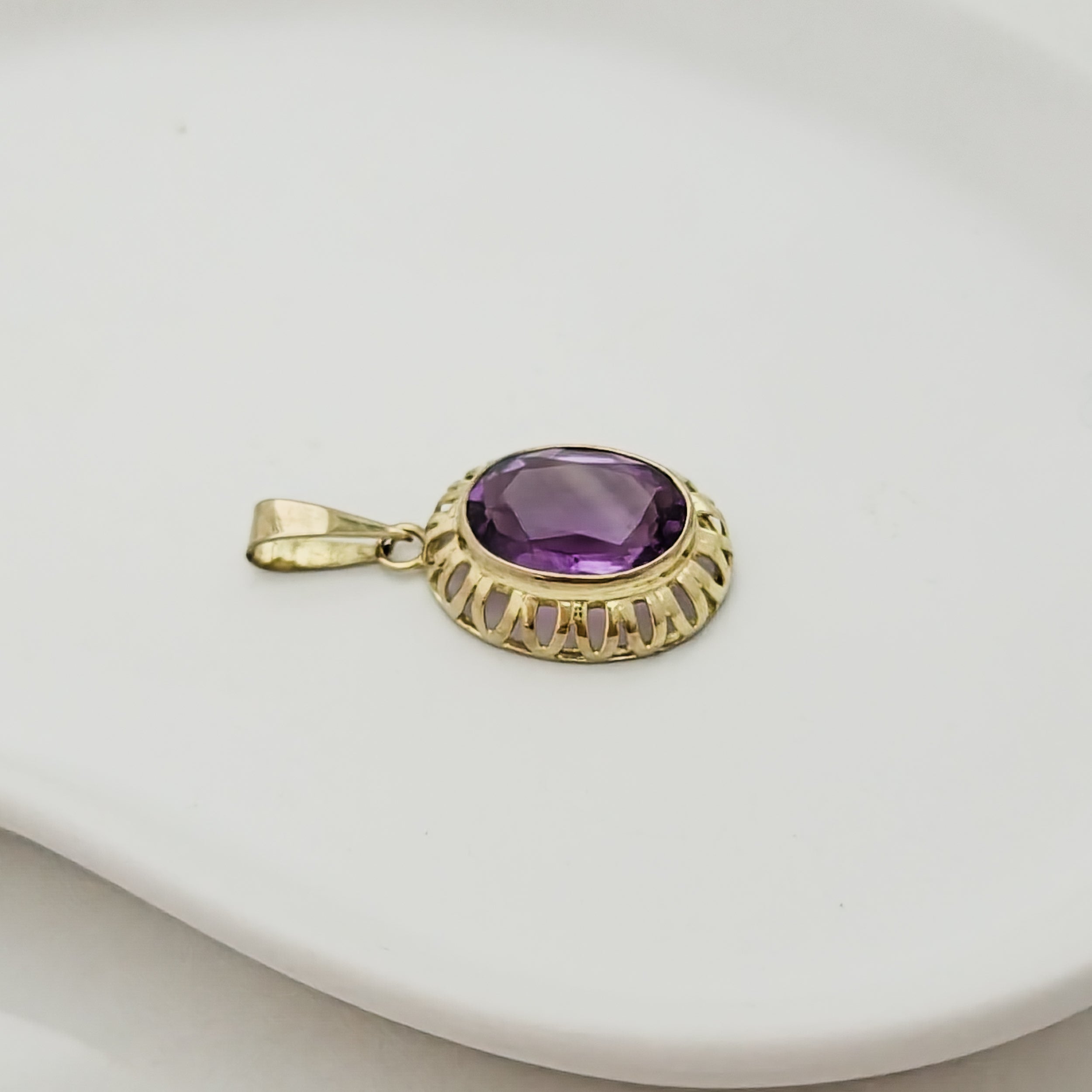 Vintage-Anhänger aus 8K Gelbgold mit Amethyst