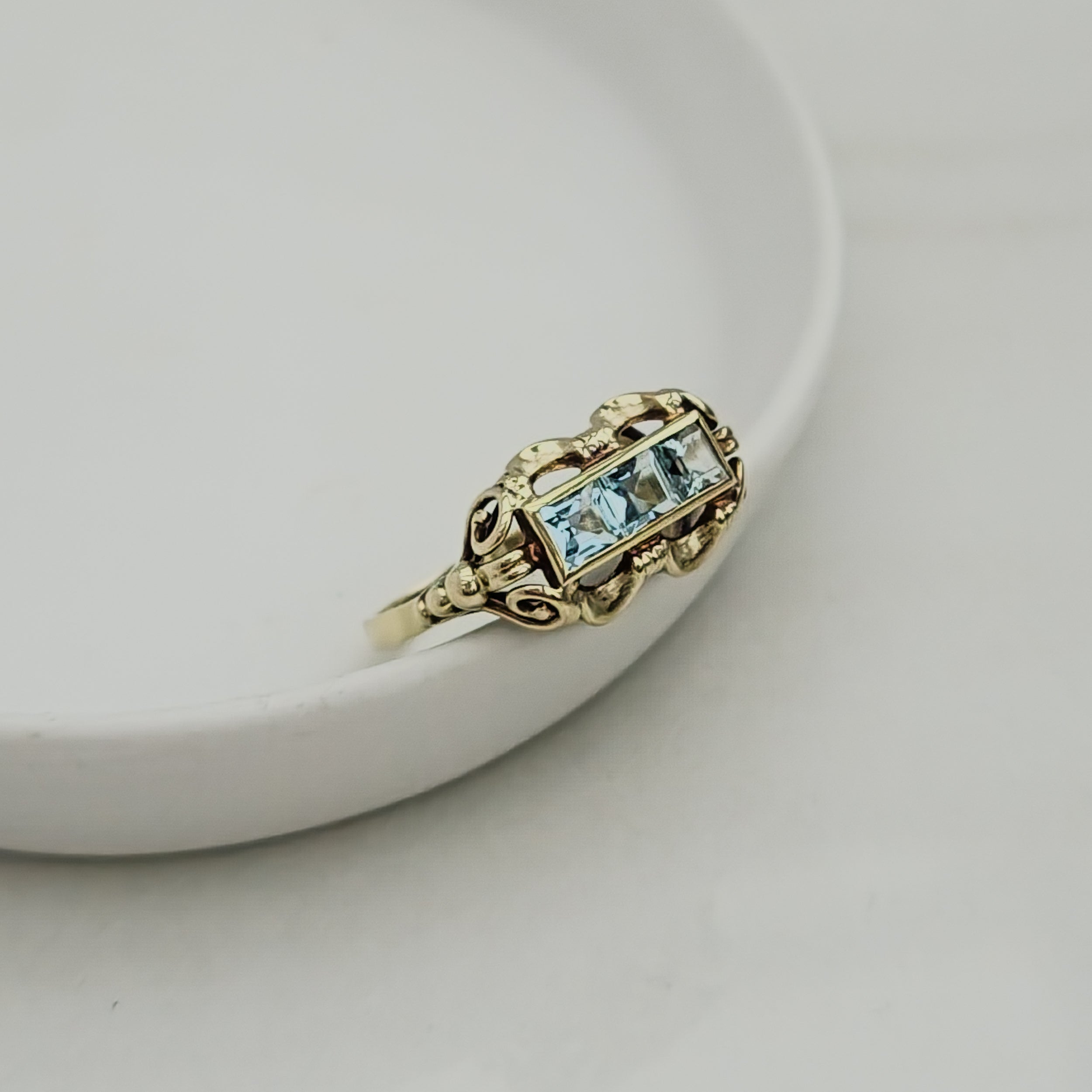 Art Deko Ring aus 14K Gelbgold mit Aquamarin