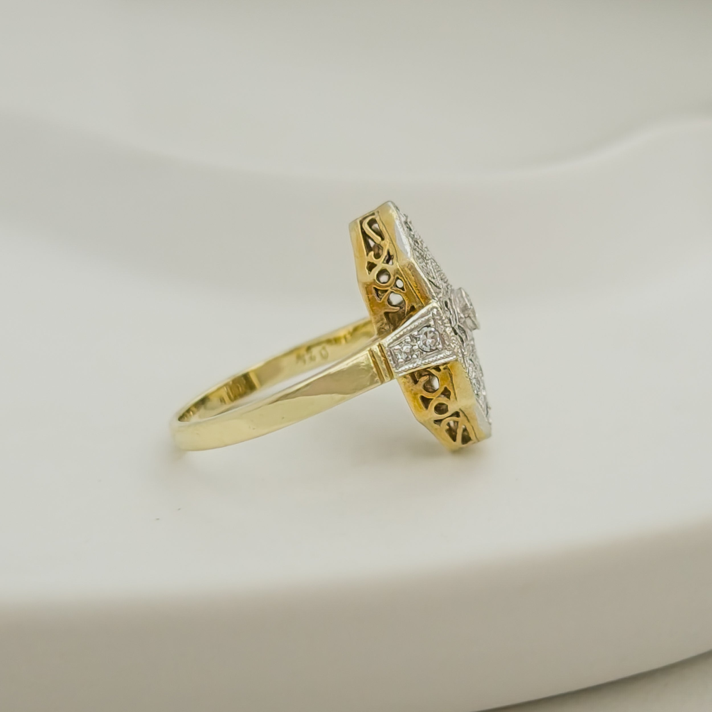 Schöner Art Deko Ring aus 14 K Gold