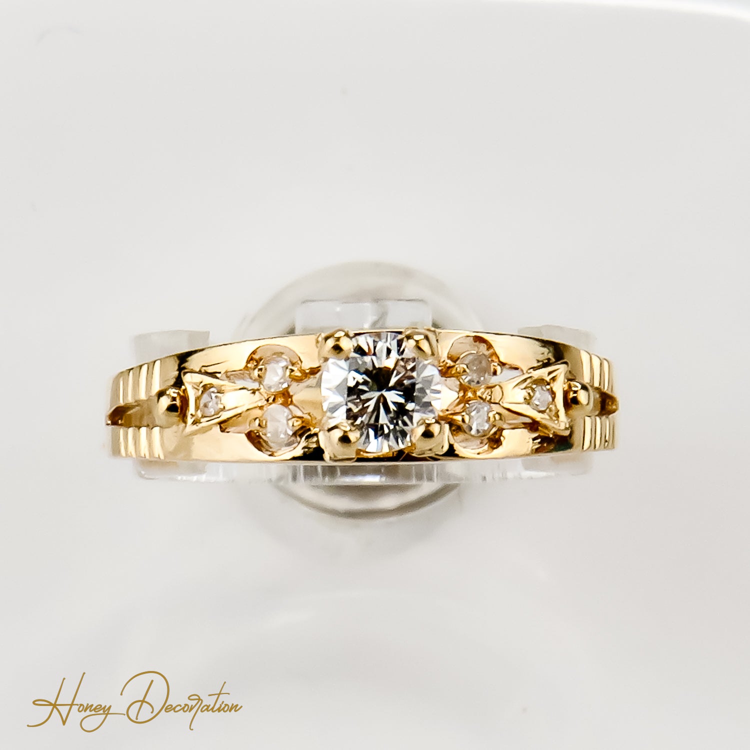 Vintage Halo-Goldring mit Brillant - Luxus pur