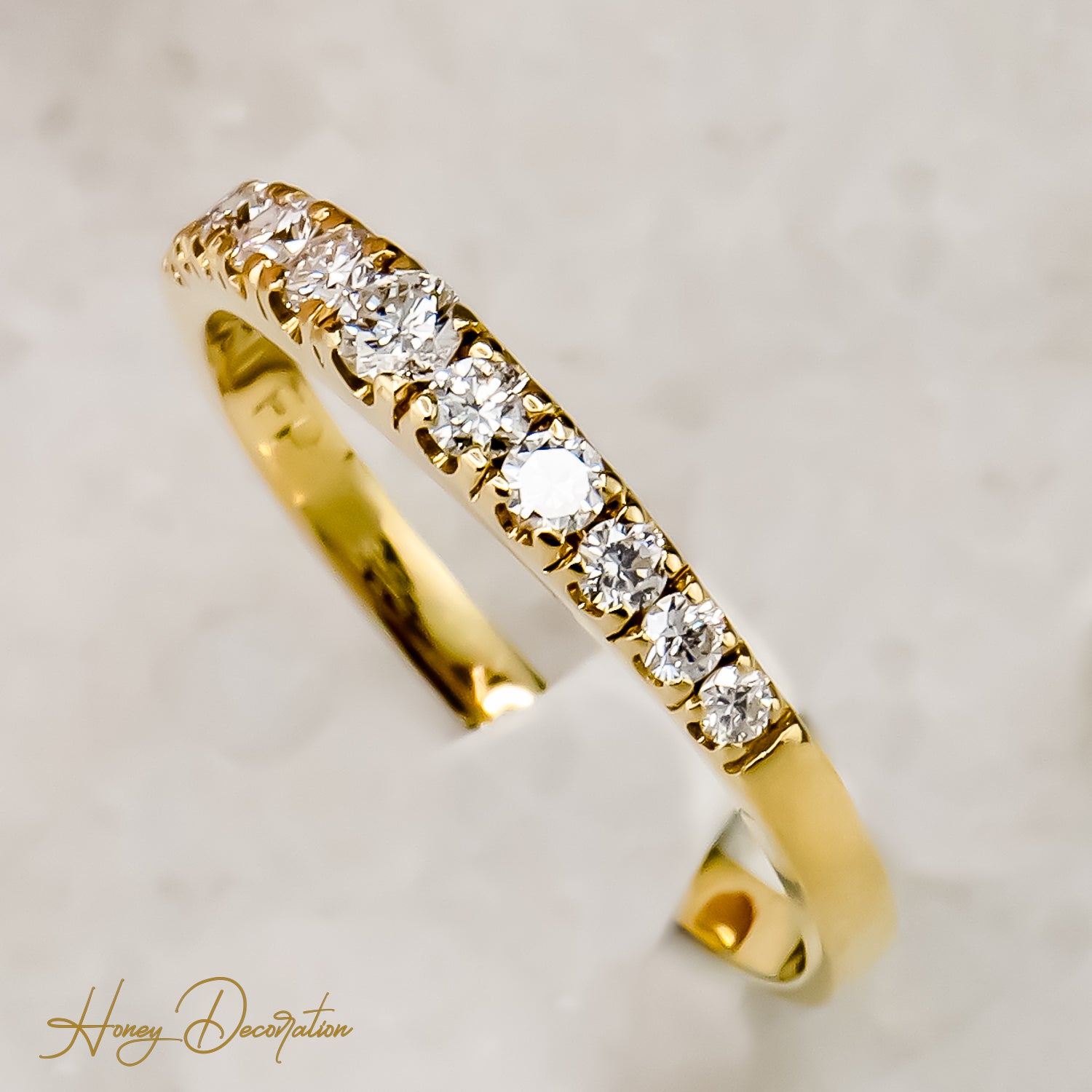 Eleganter 18 Karat Halbmemory-Ring mit Diamanten