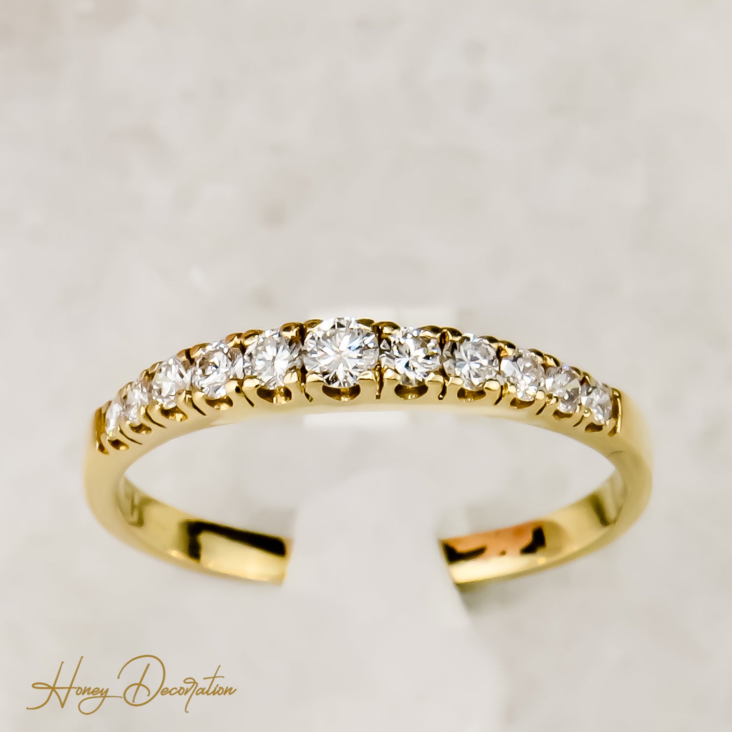 Eleganter 18 Karat Halbmemory-Ring mit Diamanten