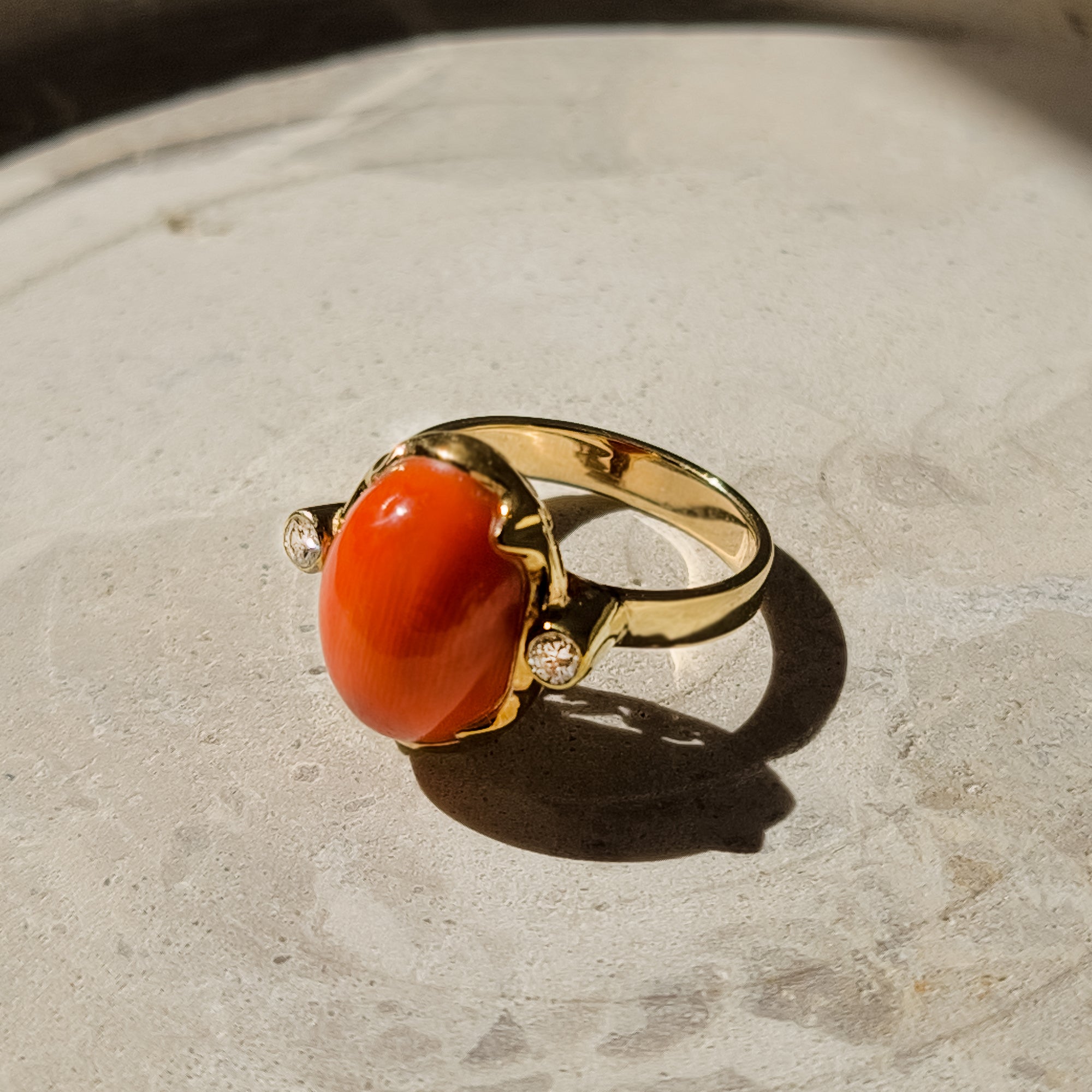 Fascinating coral ring with brilliant