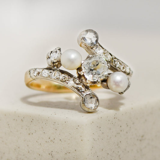Antiker 18 Karat Goldring mit Perlen und Diamanten – Elegante Kombination