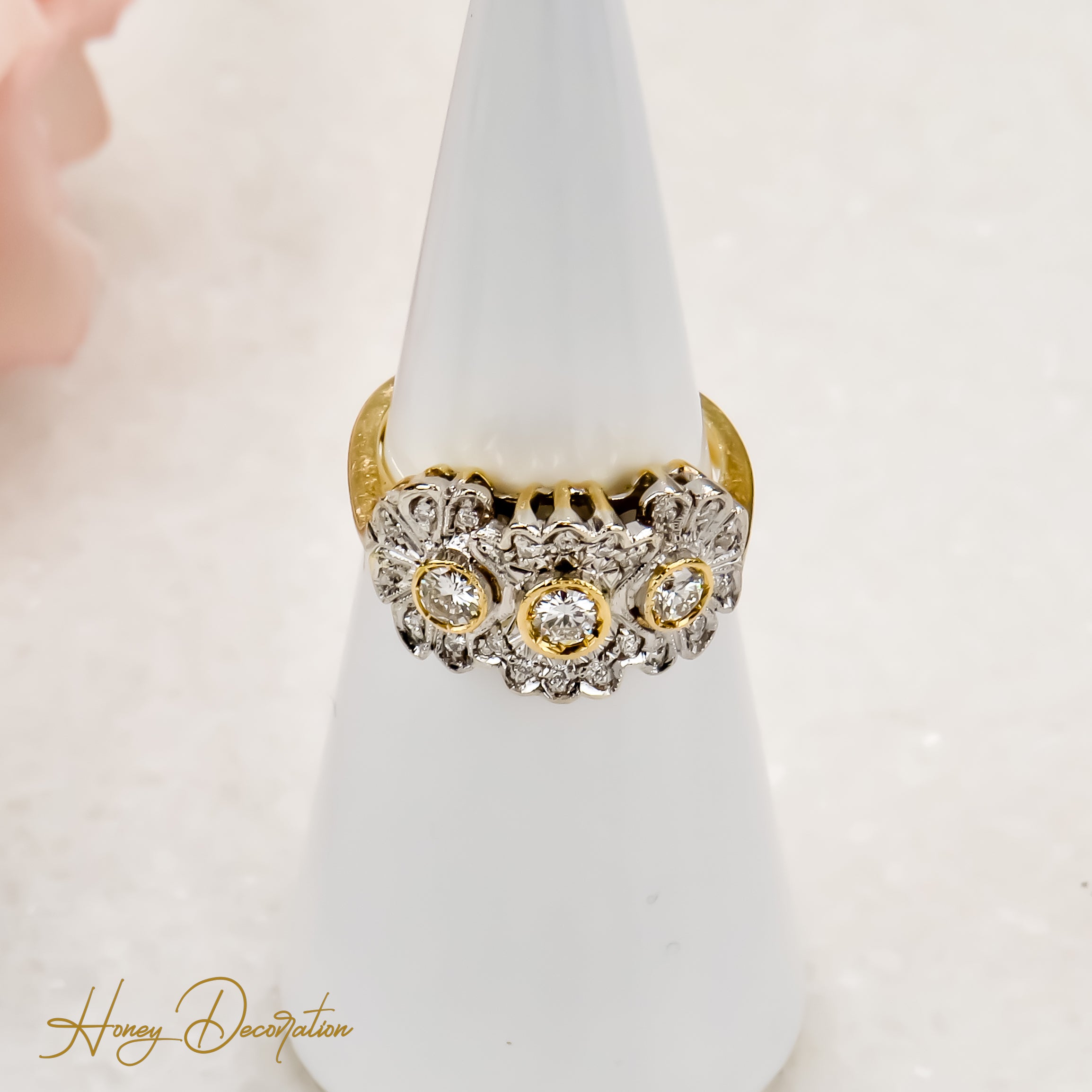 Magical art Deco ring with brilliant