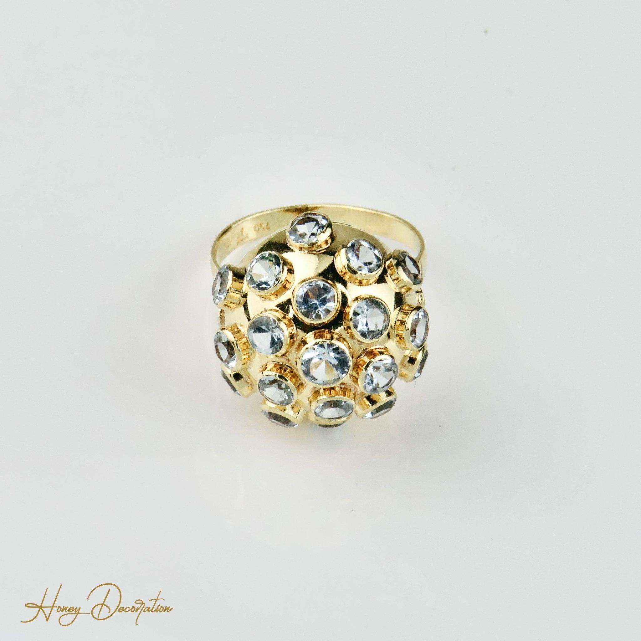 Ring aus 750 Gold mit prächtigen Aquamarinen - Honey Decoration